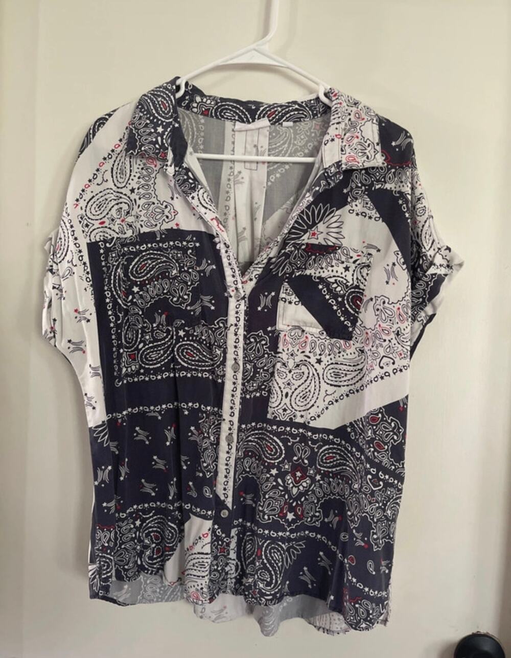 Women’s paisley bandana style shirt blouse size large
